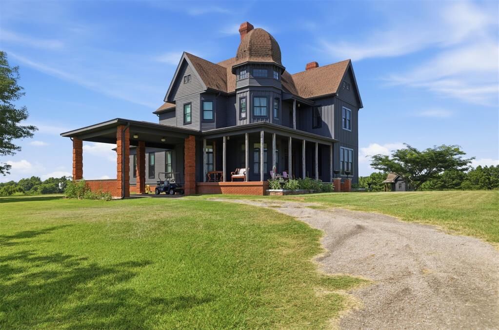Property Photo:  1253 N 4255 Road  OK 74743 