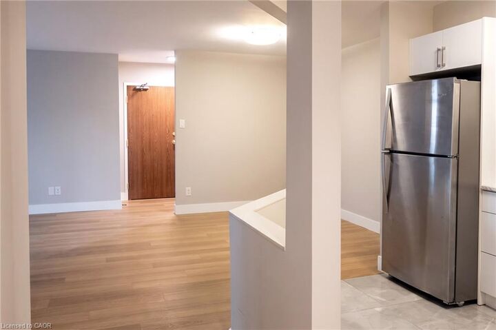 Property Photo: 3085 Kingsway Drive 22 ON N2C 2P1