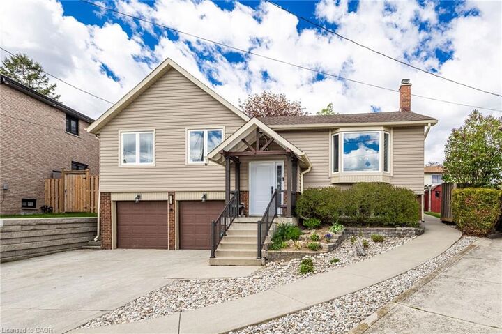 Property Photo:  118 Napoli Drive  ON L9C 6X2 
