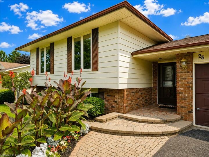 Property Photo:  23 Churchill Circle  ON N3Y 4Z4 
