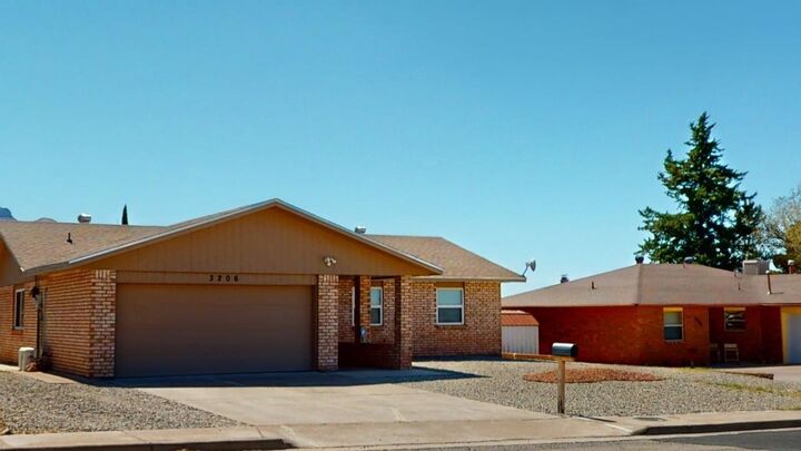 Property Photo:  3206 Thunder Rd  NM 88310 