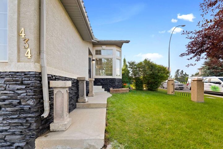 Property Photo:  434 Harvest Grove Place NE  AB T3K 4T8 