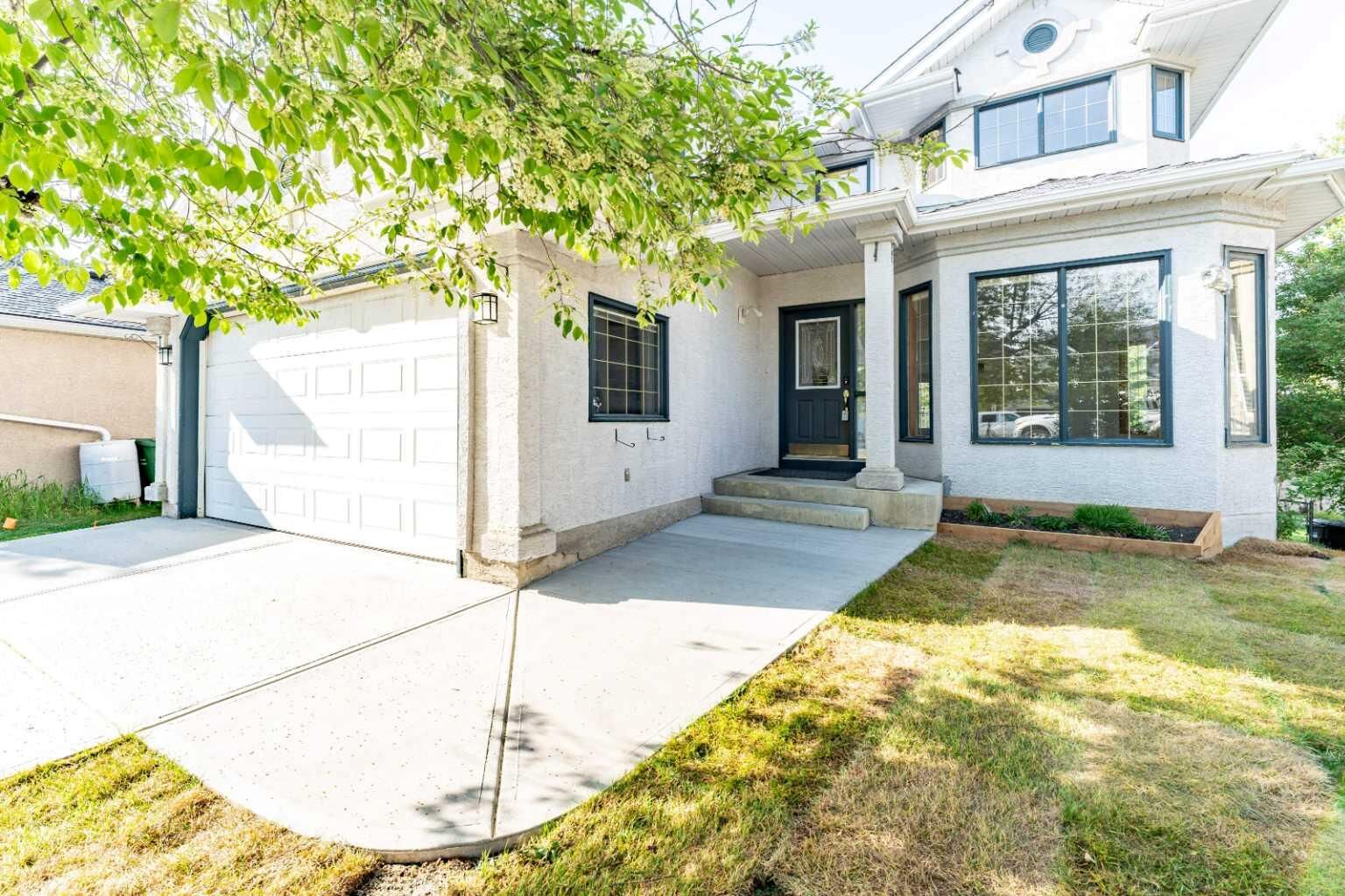 Property Photo: 117 Evergreen Place SW AB T2Y 3K7