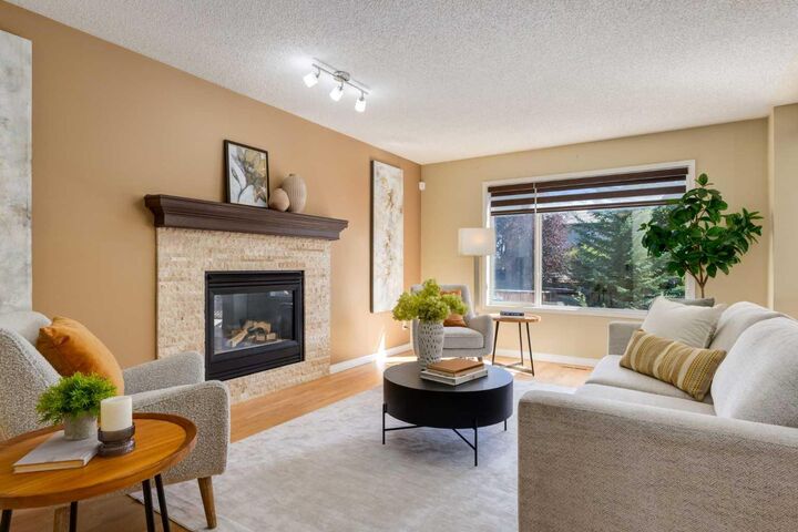 Property Photo:  38 Spring Crescent SW  AB T3H 3V2 