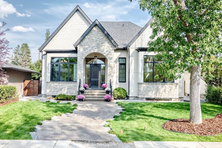 Property Photo: 3743 36 Avenue SW AB T3E 1C3