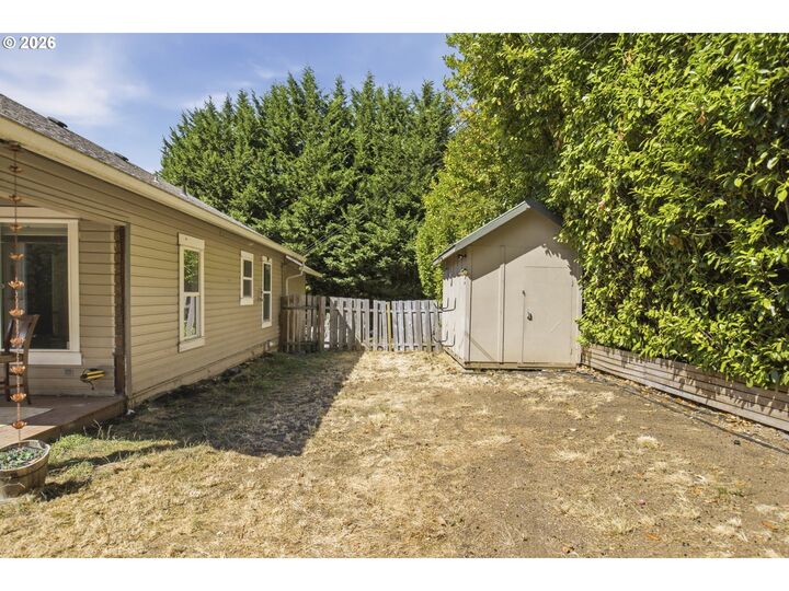 Property Photo: 14827 SE River Rd OR 97267