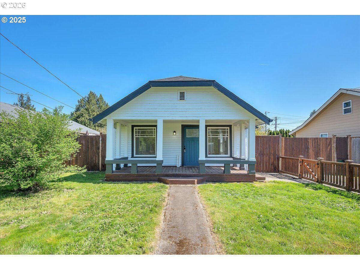 Property Photo: 52598 NE 2nd St OR 97056