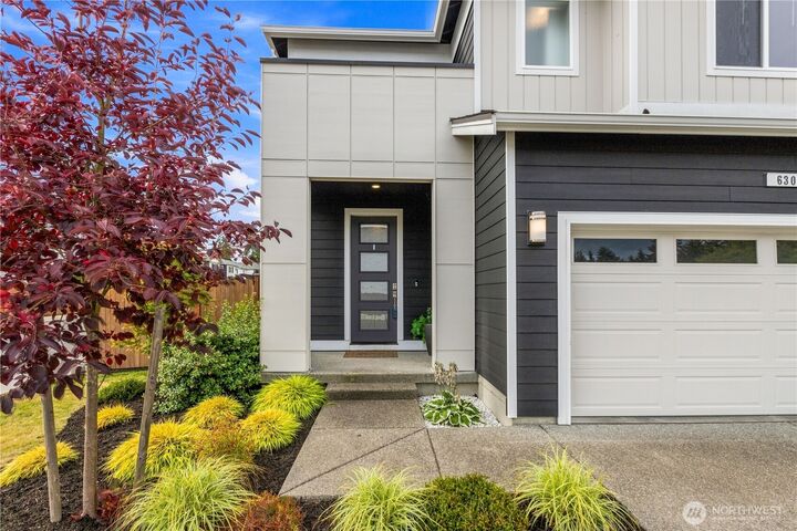 Property Photo:  6302  206th Place SW  WA 98036 