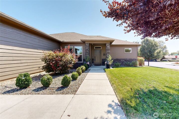 Property Photo: 891 Boulder Street WA 99362