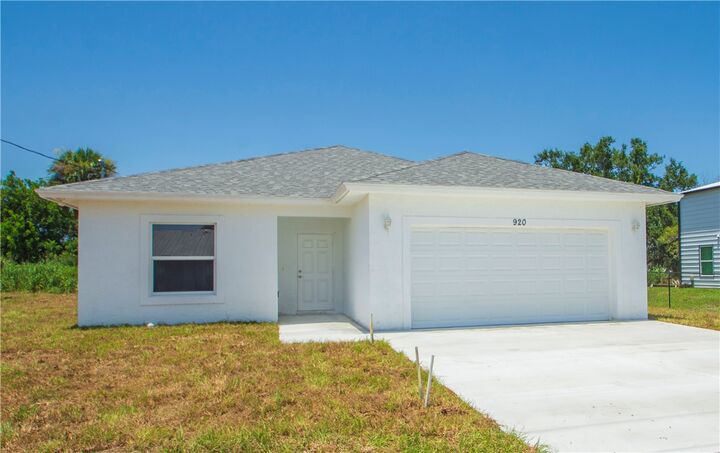 Property Photo:  926 7th Street  FL 32962 