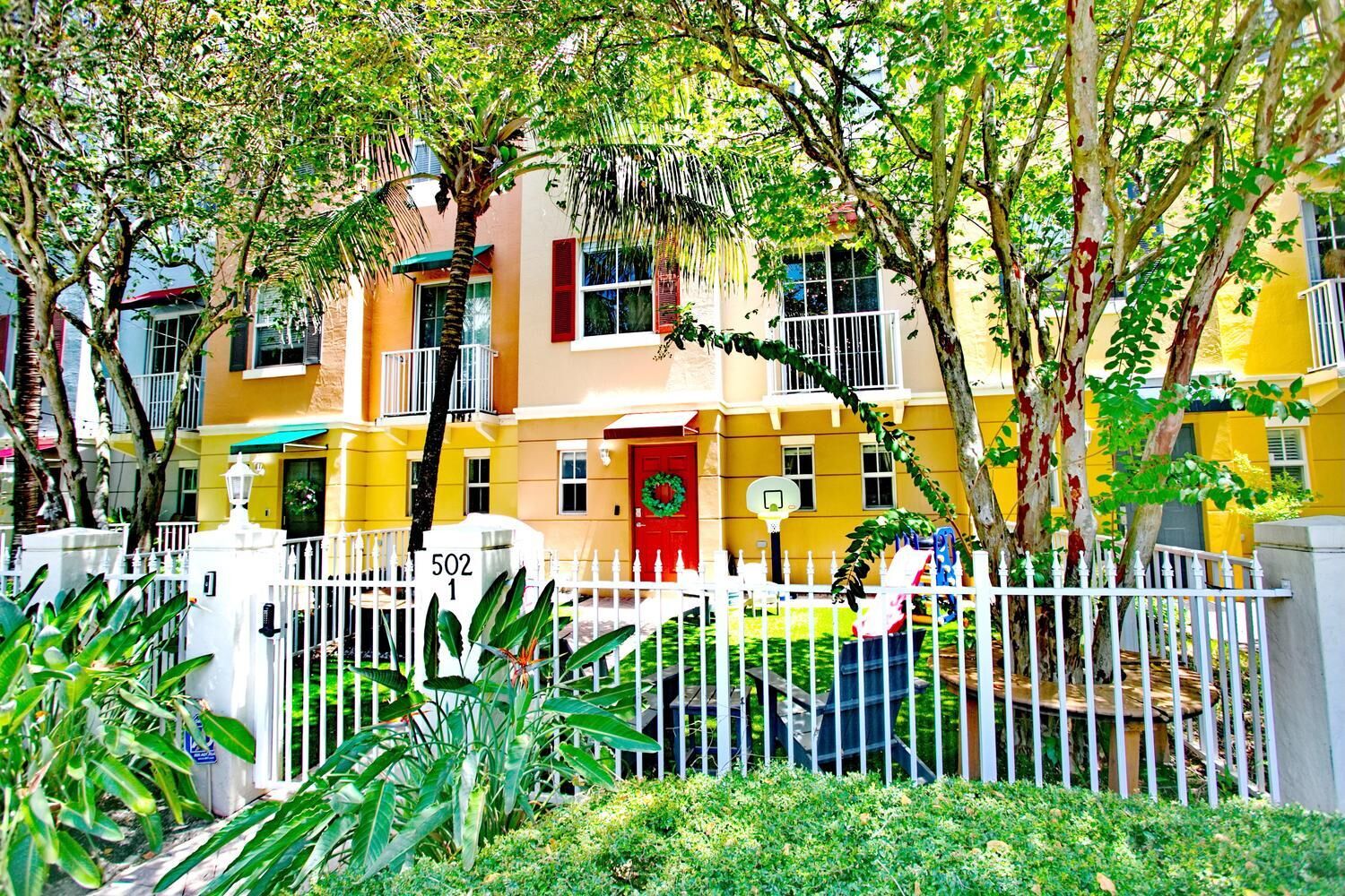 Property Photo: 502 NE 7th Avenue Unit 1 FL 33301