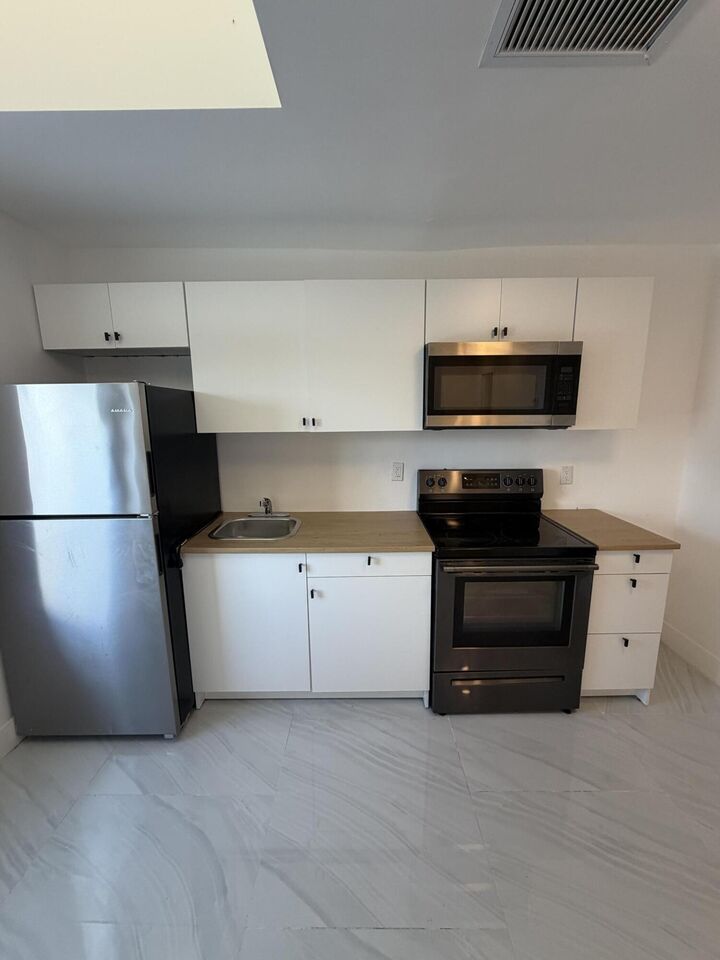 Property Photo: 8211 Biscayne Boulevard 1 FL 33138