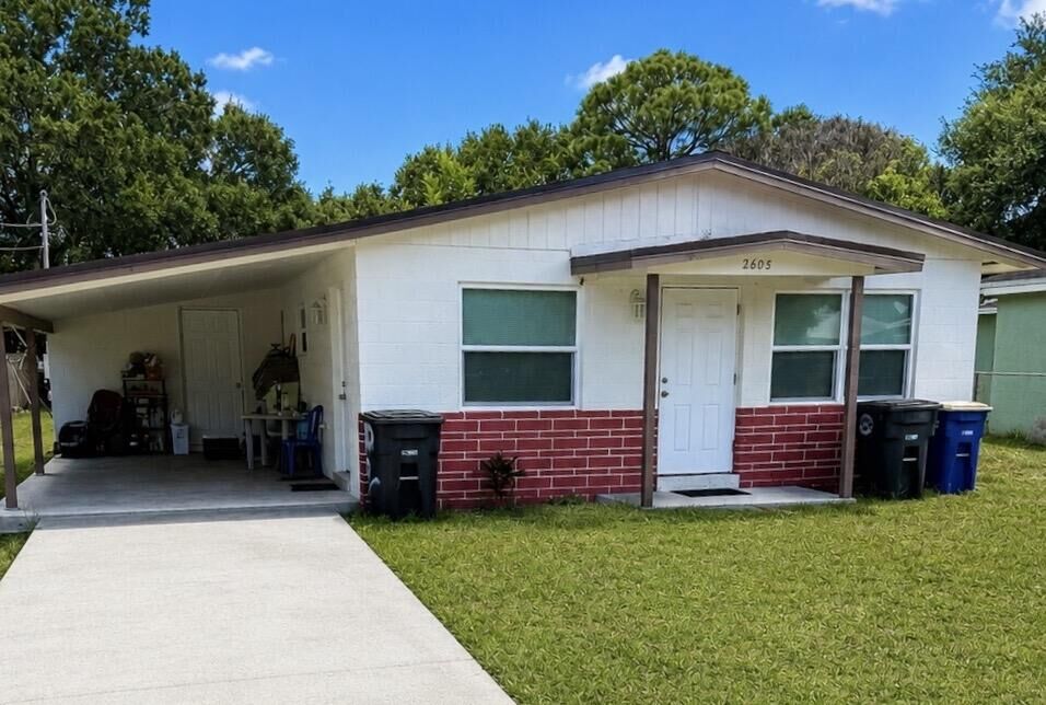 Property Photo:  2605 Avenue N  FL 34947 