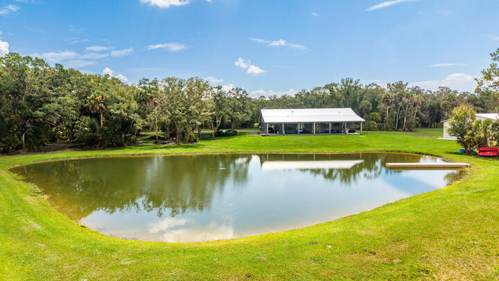 Property Photo:  1112 NE 131st Lane  FL 34972 