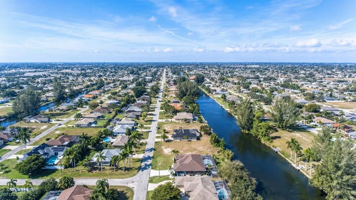 Property Photo:  217 SE 21st Street  FL 33990 