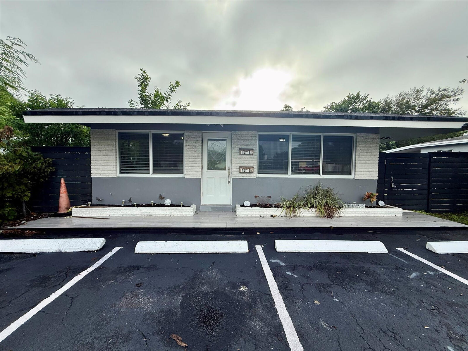 Property Photo:  1516 NW 7th Avenue  FL 33311 
