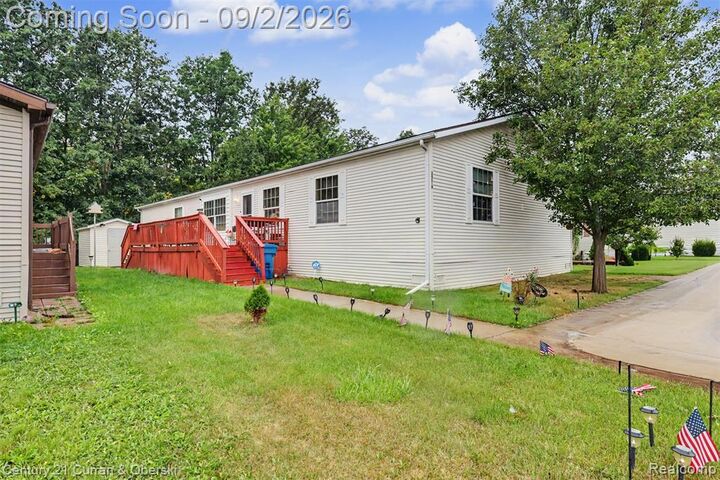 Property Photo:  24519 Manchester  MI 48134 