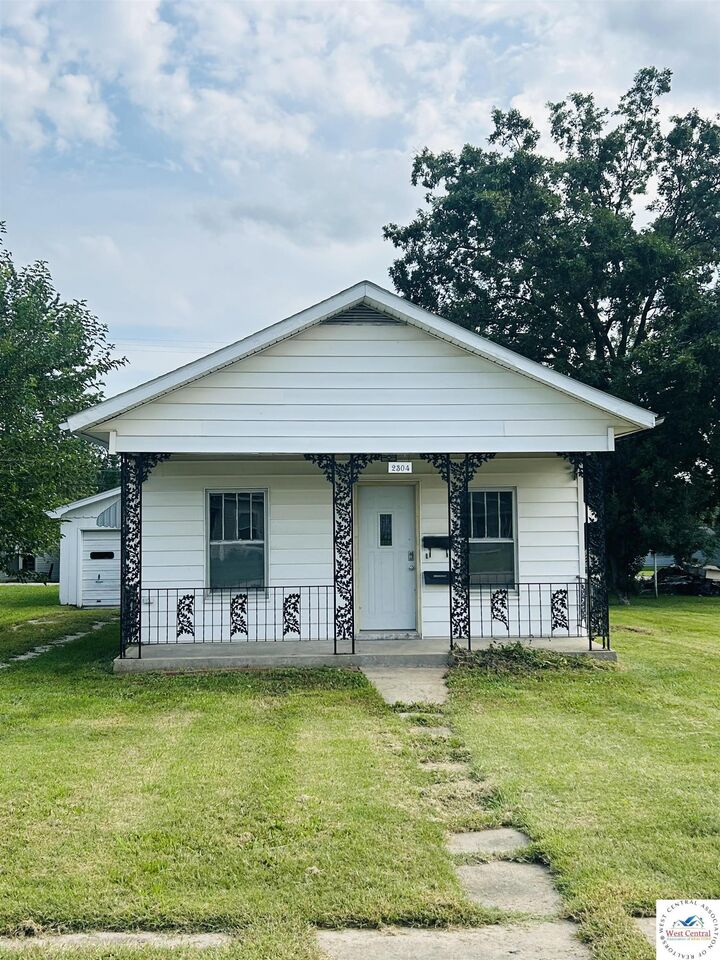 Property Photo:  2304 E Broadway  MO 65301 