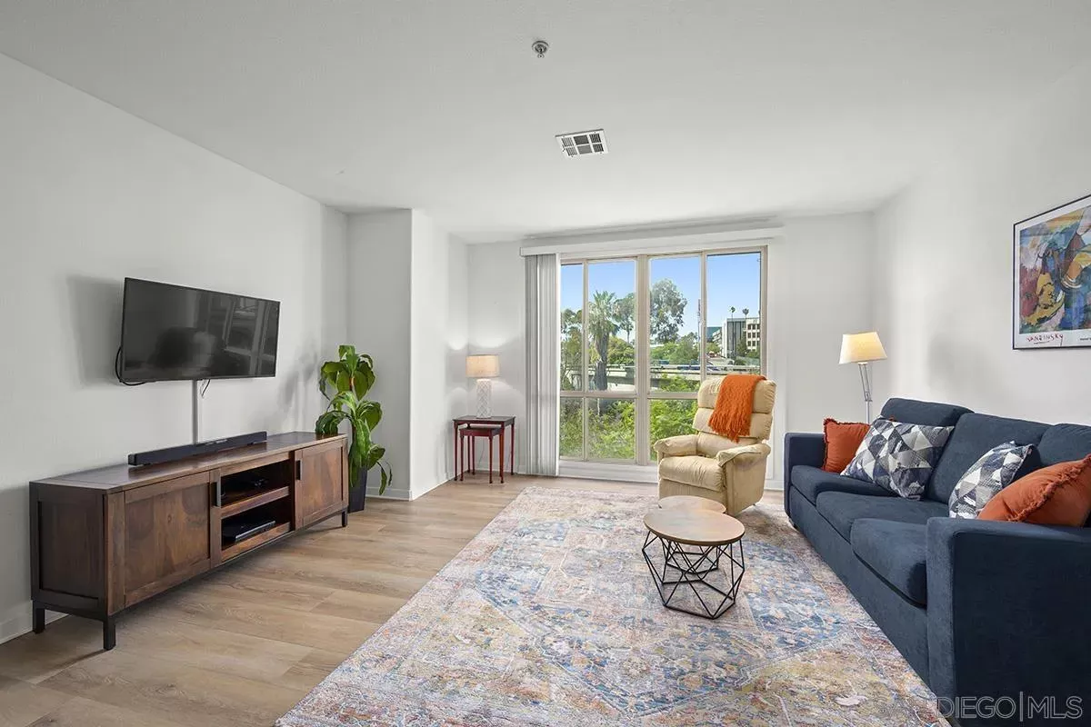 Property Photo: 1501 Front Street 414 CA 92101