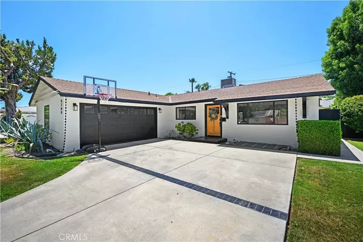 Property Photo:  6709 Sheltondale Avenue  CA 91307 