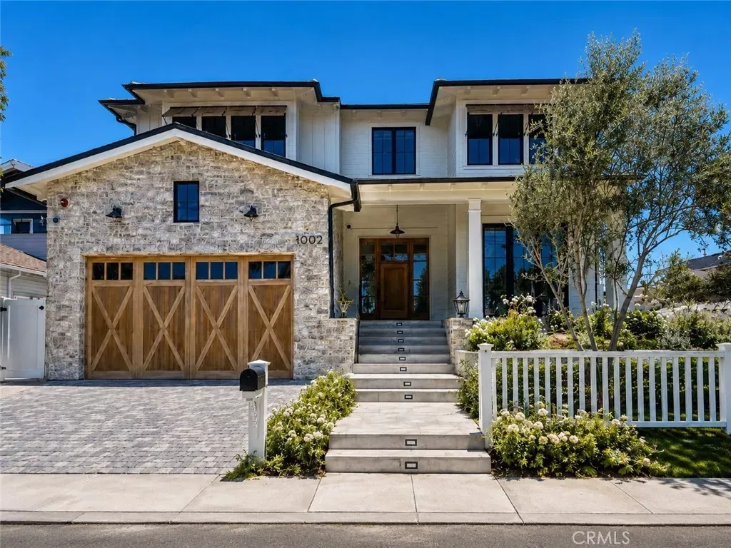 Property Photo:  1002 10th  CA 90266 