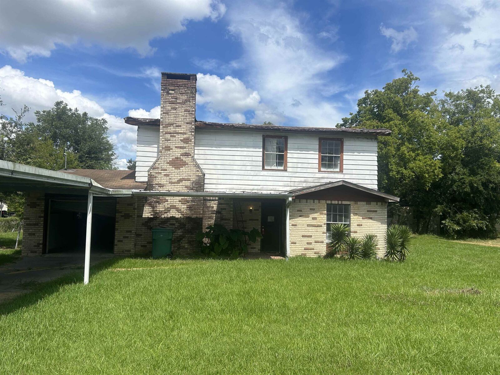 Property Photo:  1412 Missouri St  TX 77630 