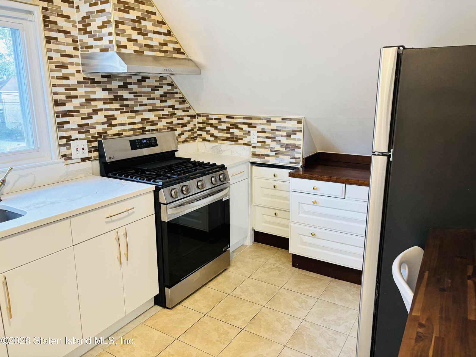 Property Photo:  195 Prescott Avenue 2  NY 10306 