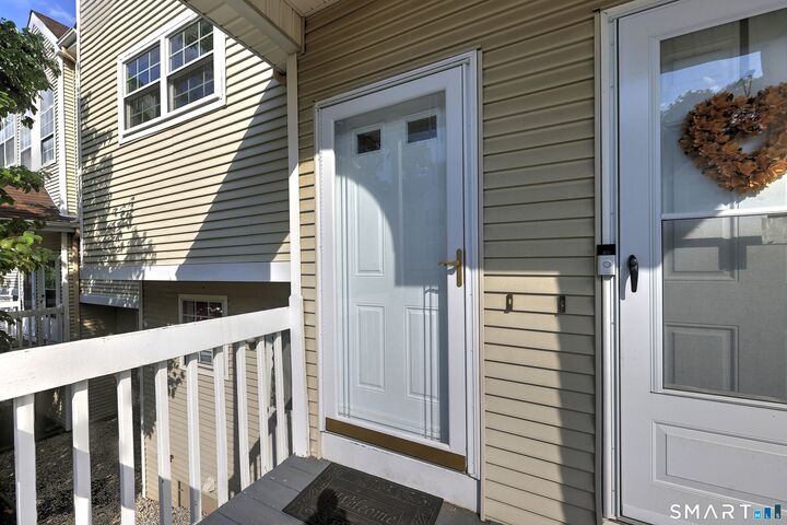 Property Photo:  2390 State Street 7I  CT 06517 
