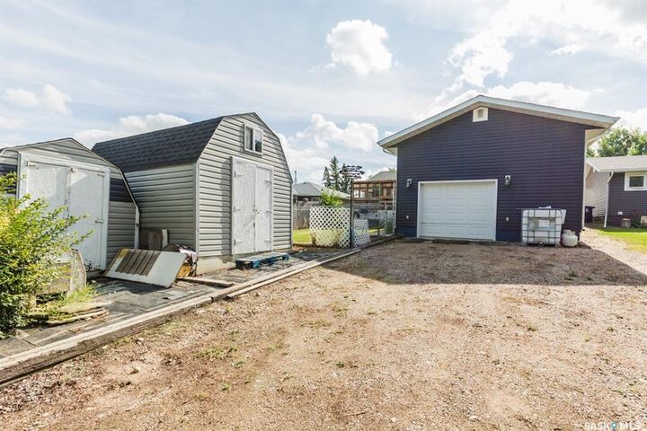 Property Photo:  336 Columbia Avenue  SK S0L 1R0 