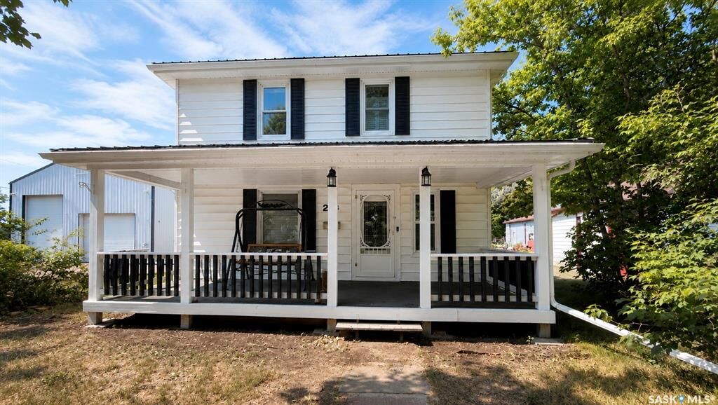 Property Photo:  203 2nd Avenue N  SK S0L 1K0 