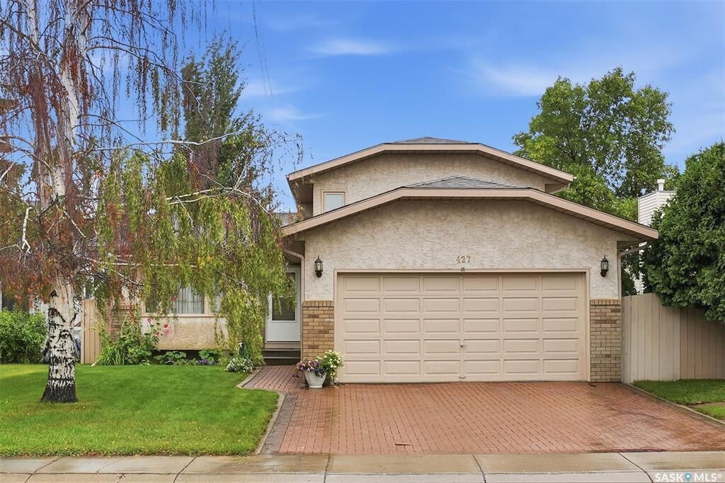 Property Photo:  427 Bronson Crescent  SK S7J 5E4 
