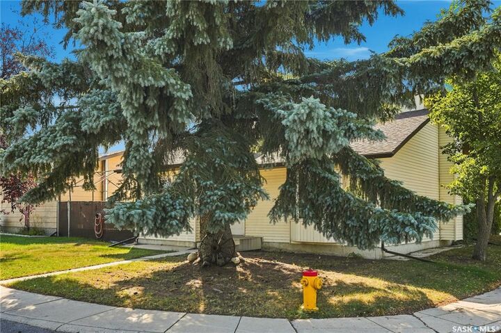 Property Photo:  163 Heggie Court  SK S7L 7B4 