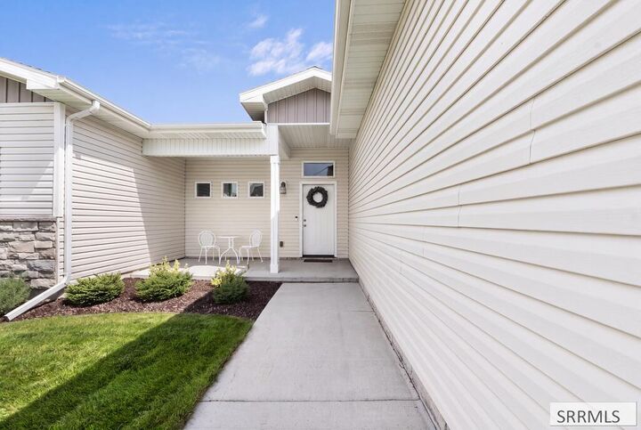 Property Photo:  431 S Idaho Avenue  ID 83448 