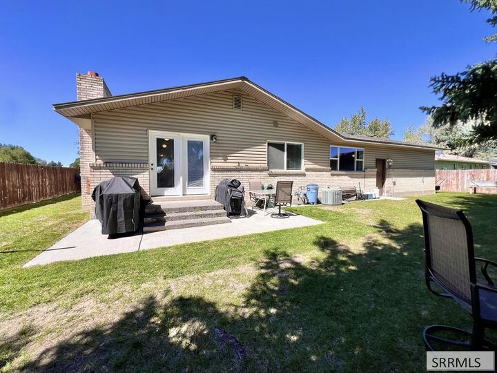 Property Photo: 2 Brandon Drive ID 83448