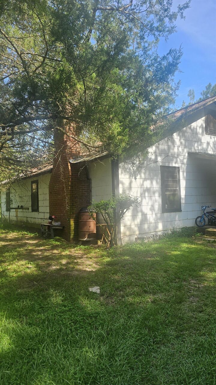 Property Photo:  1104 Leslie Lewis Road  FL 32333 