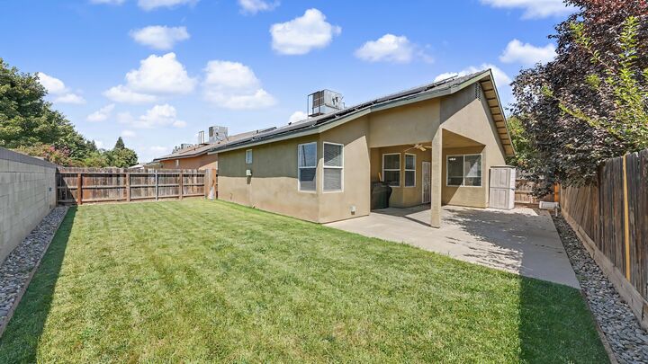 Property Photo:  711 W Anissa Street  CA 93223 