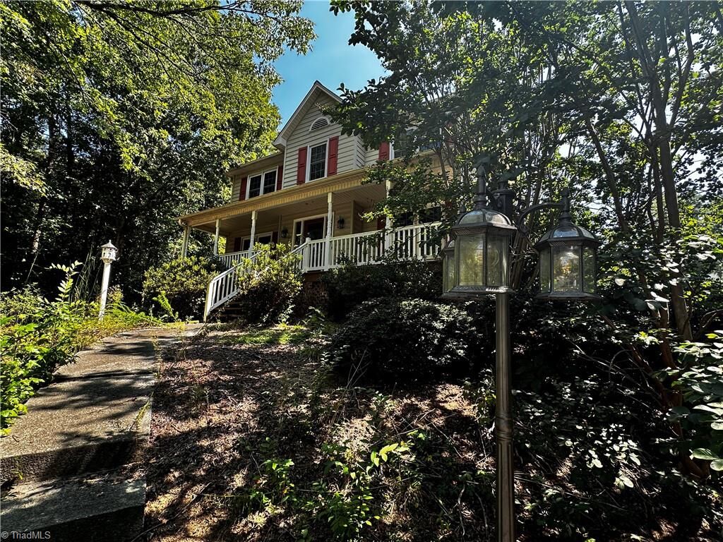 Property Photo: 1720 Braemore Court NC 27284