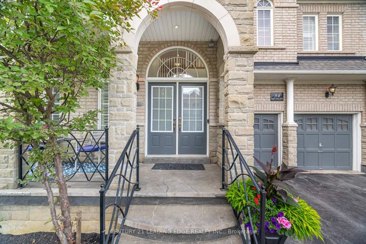 Property Photo:  34 Royal Links Circle  ON L6P 2Z9 