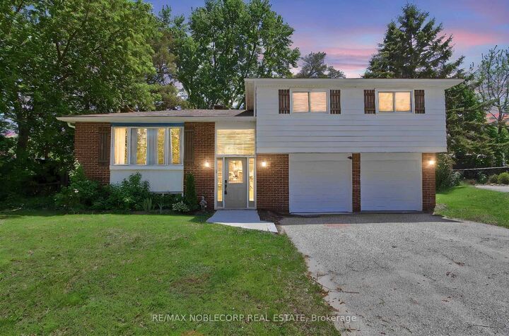 Property Photo:  17 Larkdale Crescent  ON L0M 1B0 