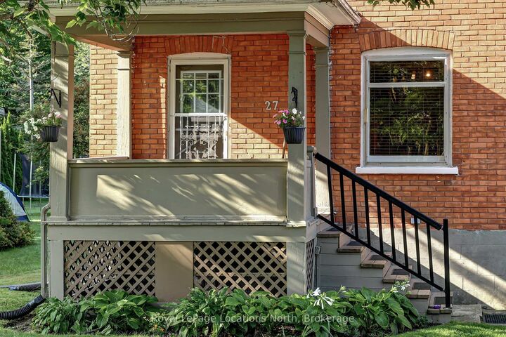 Property Photo:  27 Edwin Street E  ON N4L 1C4 