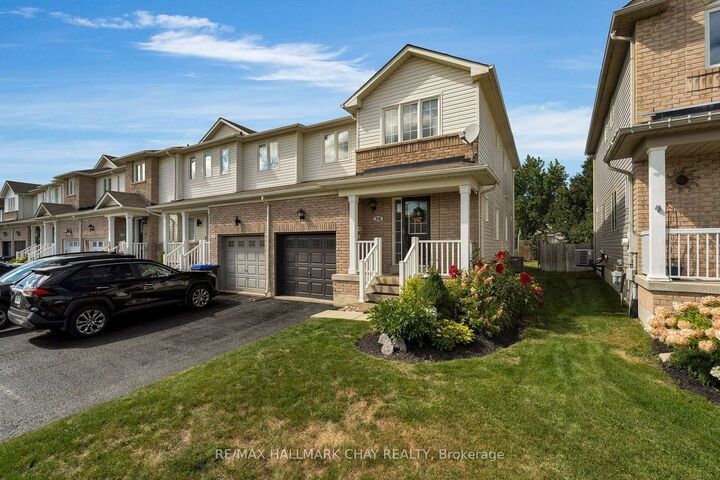 38 Admiral Crescent — photo 1