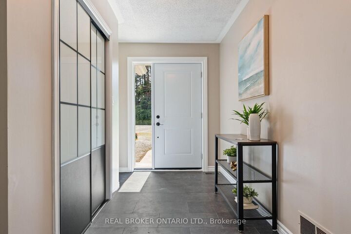 Property Photo:  553 Norfolk County Road 21 N/A  ON N0E 1G0 