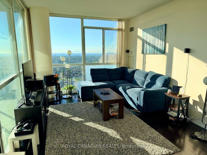 Property Photo:  225 Webb Drive 3207  ON L5B 4P2 