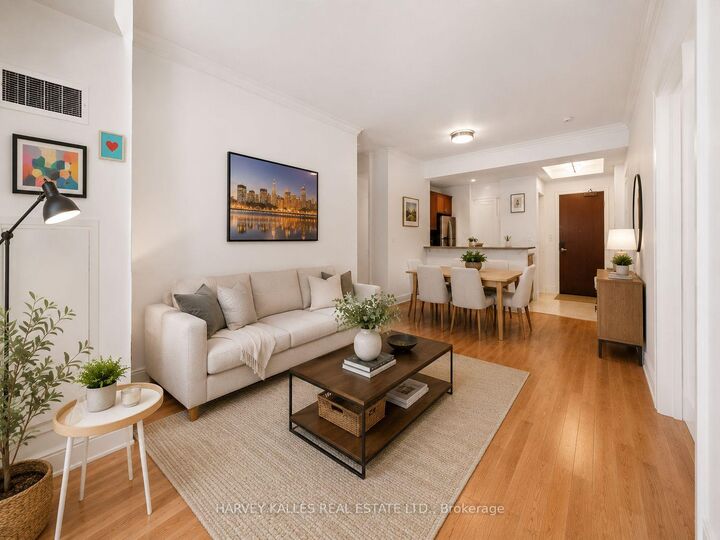 Photo de la propriété:  38 William Carson Crescent 810  ON M2P 2A1 