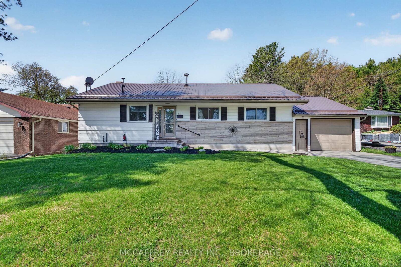 Property Photo:  46 College Street  ON K0K 3J0 