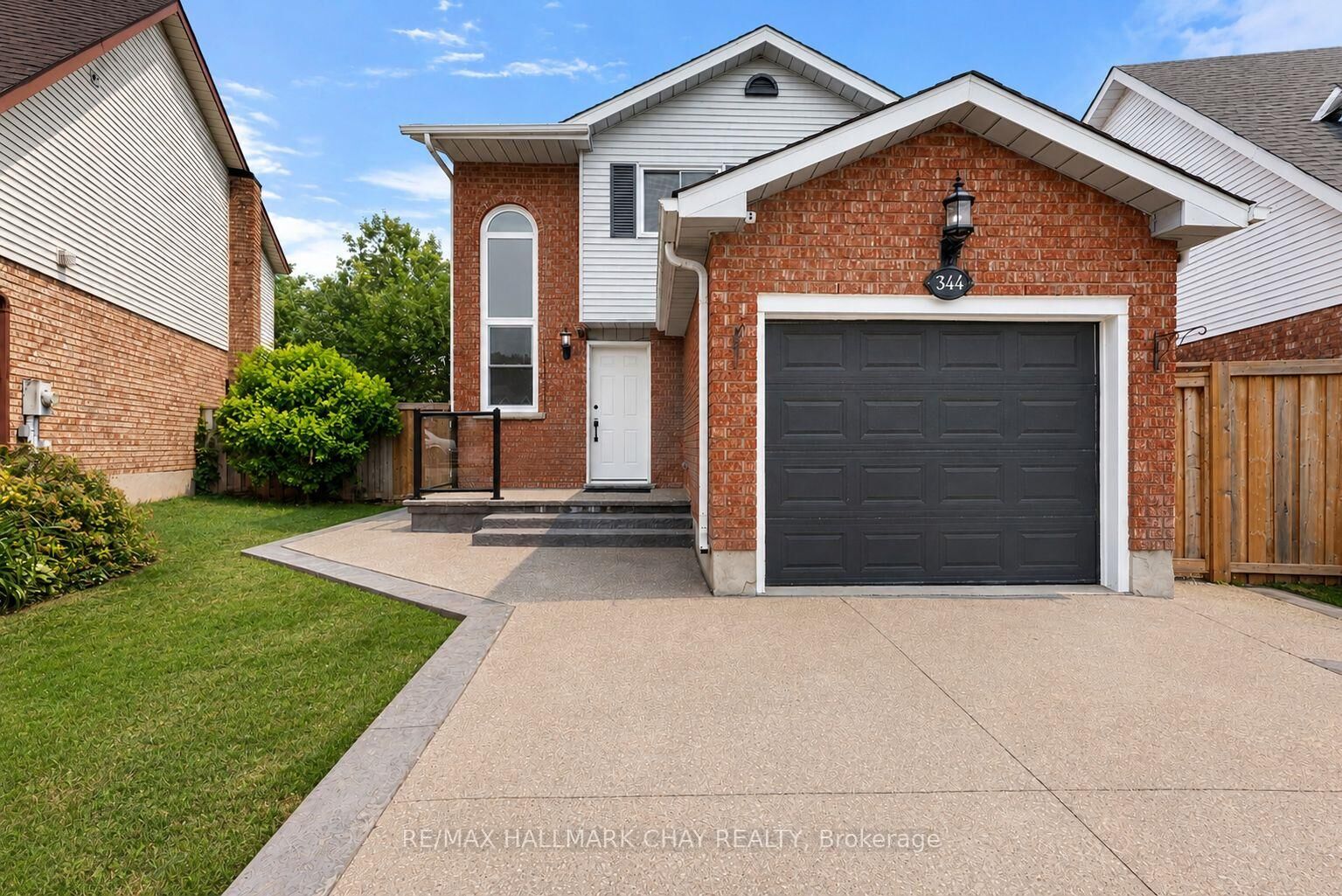 Photo de la propriété:  344 Adams Court  ON L9W 4R7 
