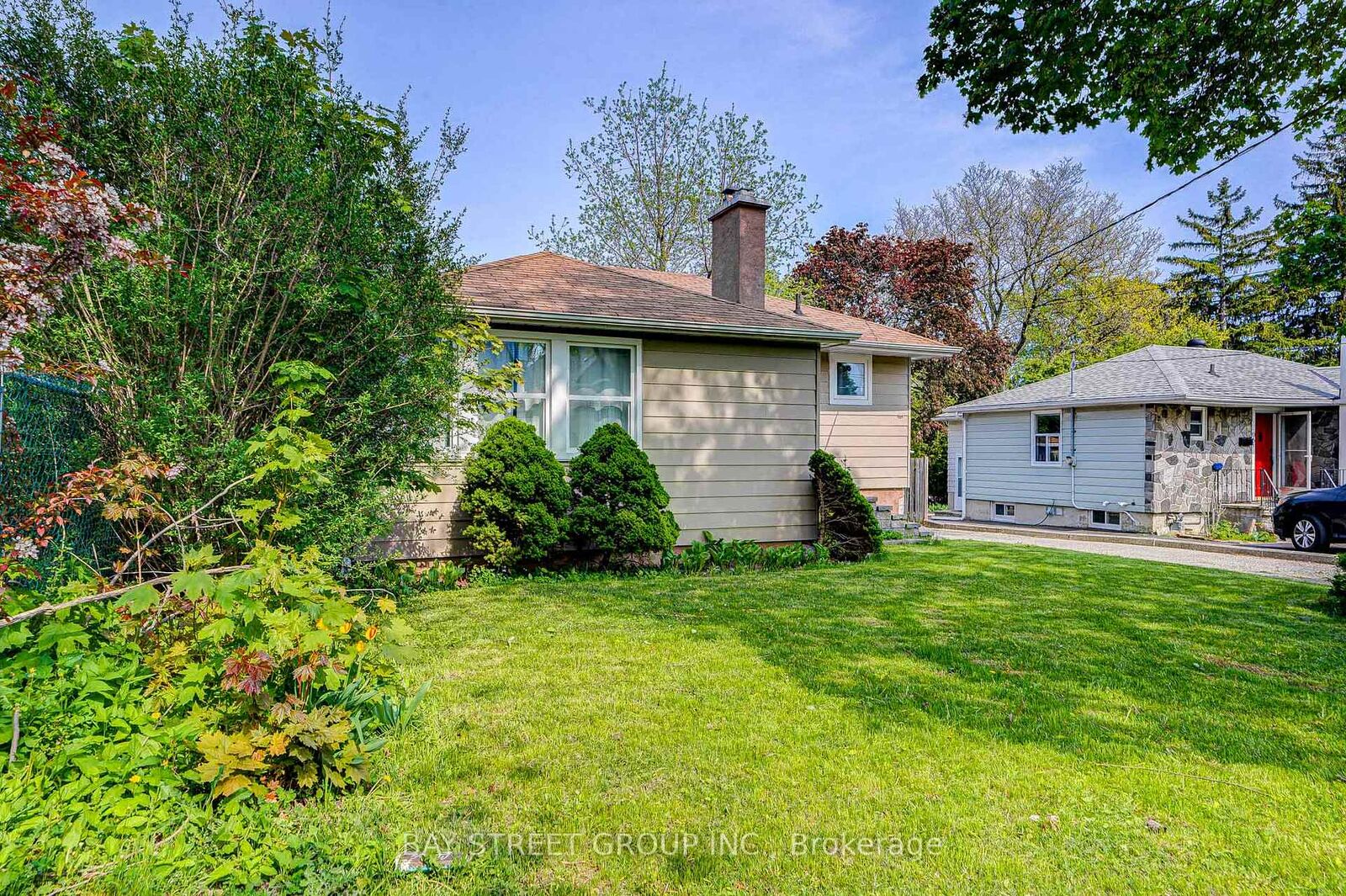 Property Photo:  161 Church Street S  ON L4C 1W5 
