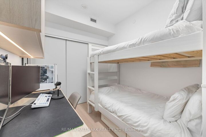 Property Photo:  1720 Bayview Avenue 309  ON M4G 0E5 