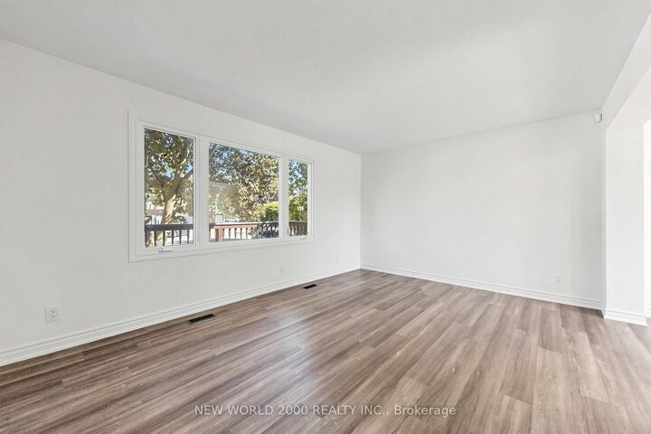 Property Photo:  10 Buce Avenue  ON L3Z 2C4 
