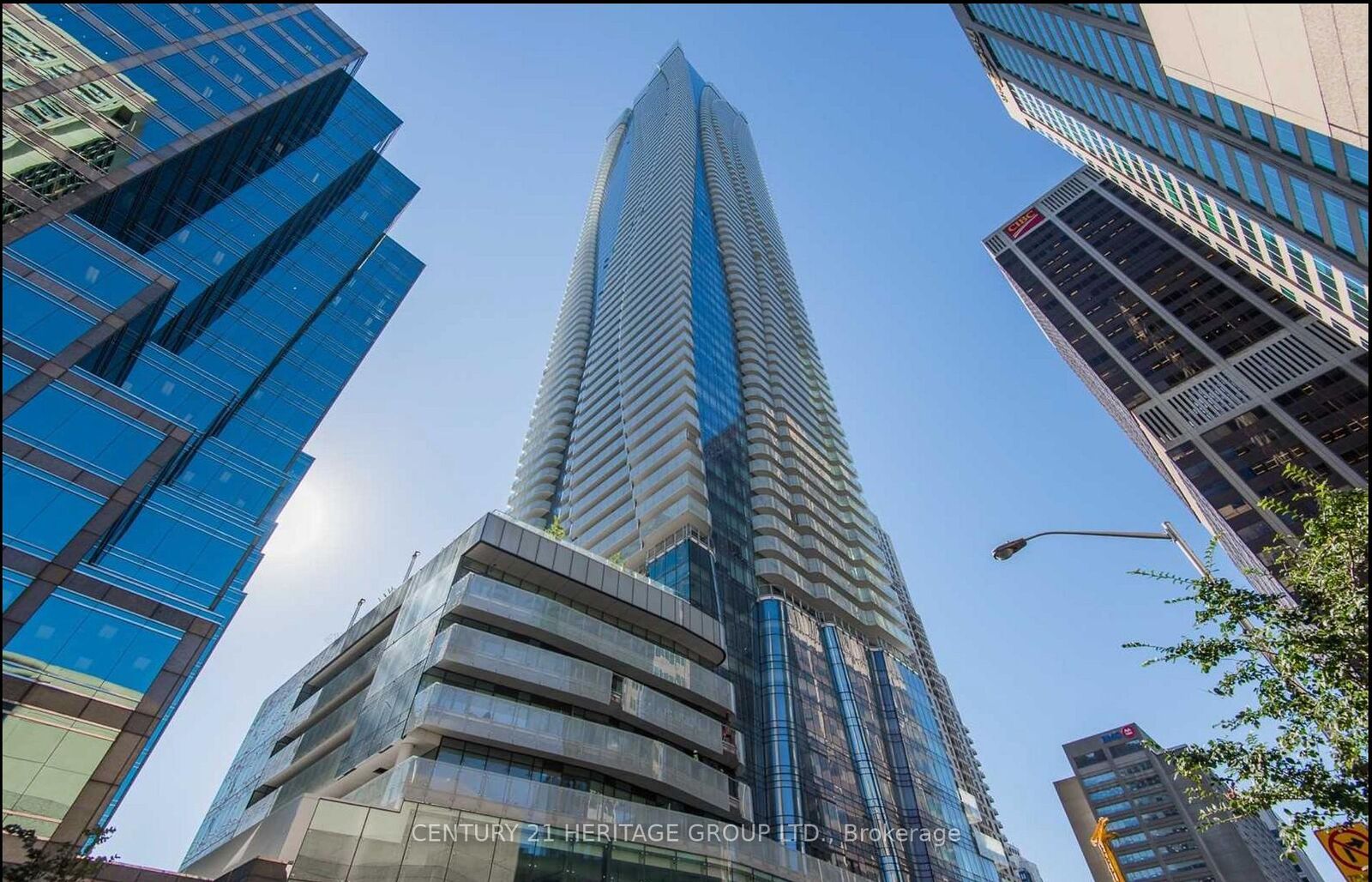 Photo de la propriété:  1 Bloor Street E 4011  ON M4W 1A9 